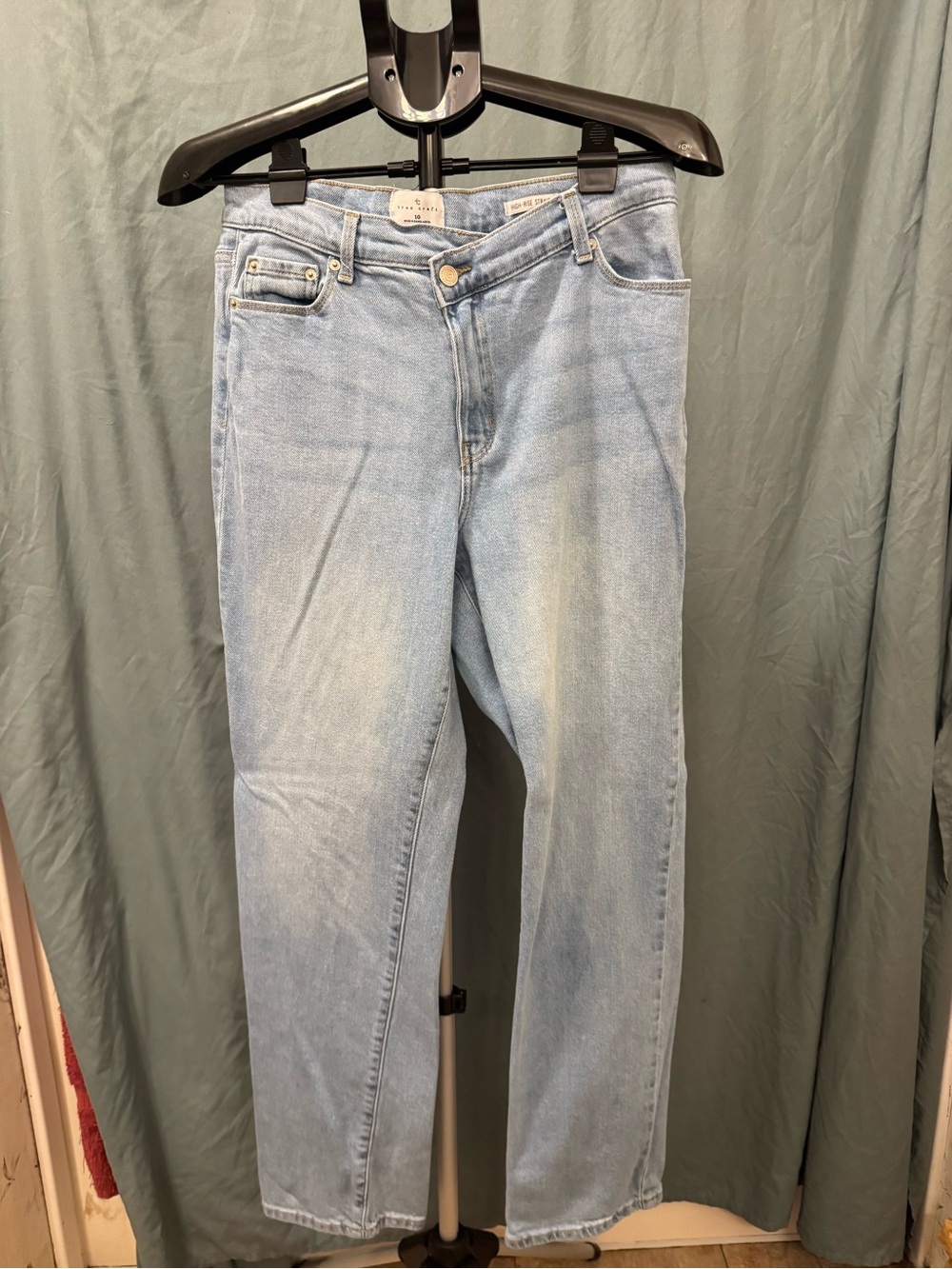 True Craft High Rise Straight Leg Jeans Size 10 Light Wash Denim